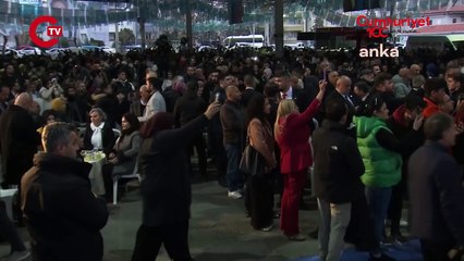 Descargar video: İYİ Parti lideri Meral Akşener emekliler için çağrı yaptı_ 11 bin TL seyyanen zam...