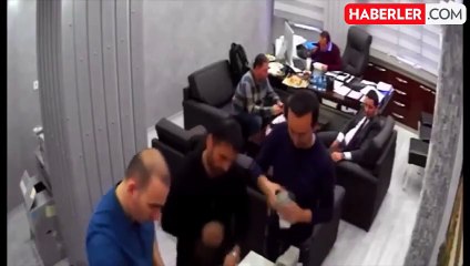 CHP İstanbul İl Başkanlığı'nda para sayma görüntüleriyle ilgili ifade veren 2 kişi adliyeye geldi