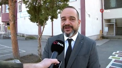 Leylekli okulun maskotu haline gelen leylekler yuvasına yerleşti