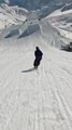 ✨Chaque année, moins de 9% des Français profitent des plaisirs de la montagne en pratiquant le ski.   ⛷️ Une statistique surprenante qui soulève des questions sur les habitudes de loisirs et les préférences saisonnières. @hoffi_fpv