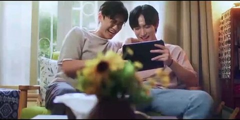 Adiknya tidak mau meninggalkan kakaknya, dan hanya dia di hatinya