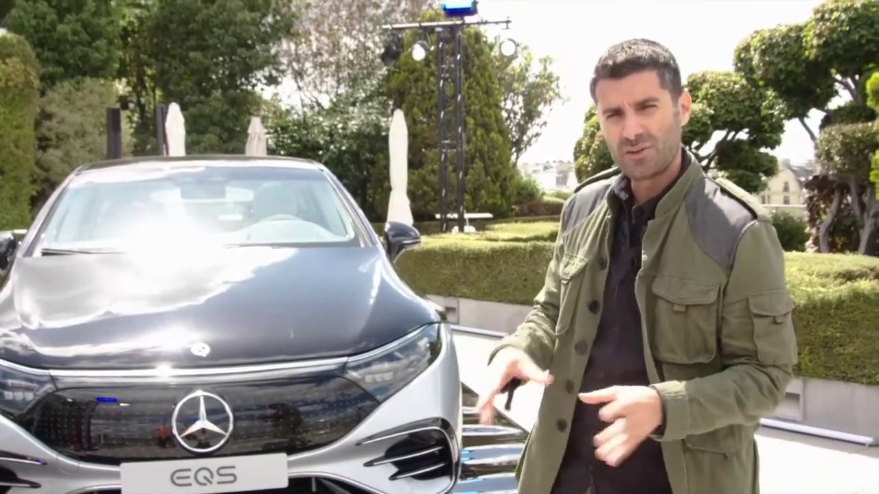 Rencontre avec la Mercedes EQS sur les toits de Paris
