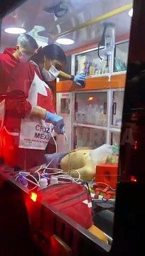 #Preliminar Tras un aparatoso choque suscitado en calles del Centro de Guadalajara, dejó como saldo a un hombre herido y un vehículo volcado #GuardiaNocturna