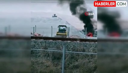 Konya'da eğitim uçağı şantiye alanına düştü, iş makinesi operatörü askeri personel hayatını kaybetti