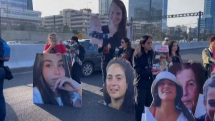 Le famiglie degli ostaggi bloccano l'autostrada a Tel Aviv