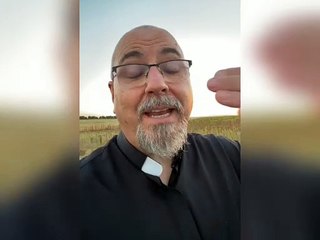 La gente soberbia, ignorante y vanidosa es un cóctel Molotov - Padre Juan Molina