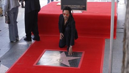 Lenny Kravitz inaugure son étoile sur le Hollywood Walk of Fame