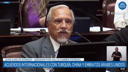 El Senador Juan Carlos Romero hablaen la sesión extraordinaria