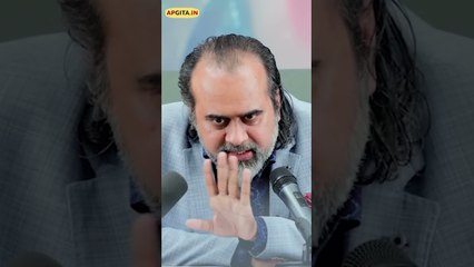 प्रति व्यक्ति आय (GDP) का खेल || आचार्य प्रशांत