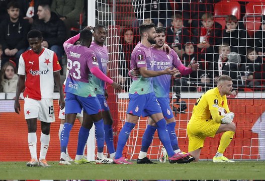 ميلان دون عناء إلى ربع نهائي الدوري الأوروبي