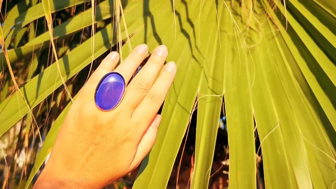 Star of Moods - Mood Ring - AAA Crystal Quartz - low dome - 40x25 mm - color changing