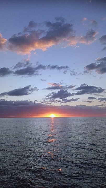 Sun waving goodbye