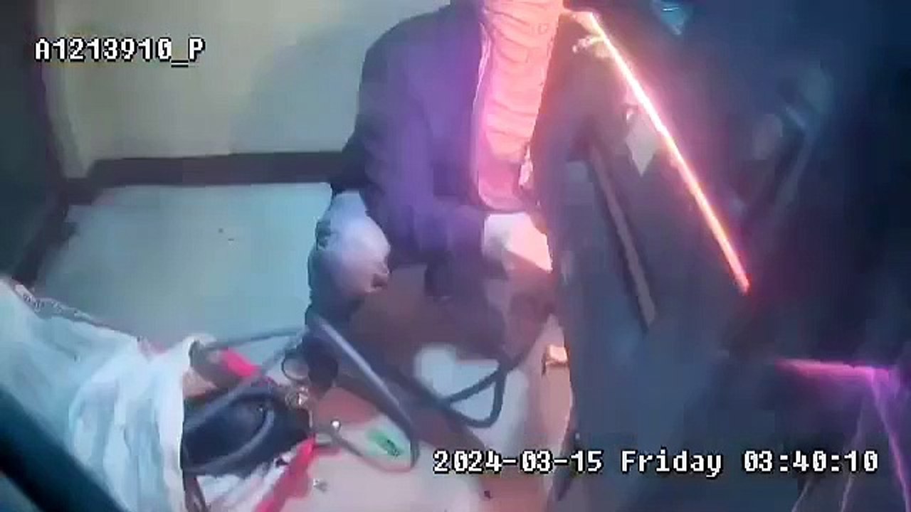 In Hanumangarh, miscreants cut off the gas and looted the cash tray from the ATM on the main road