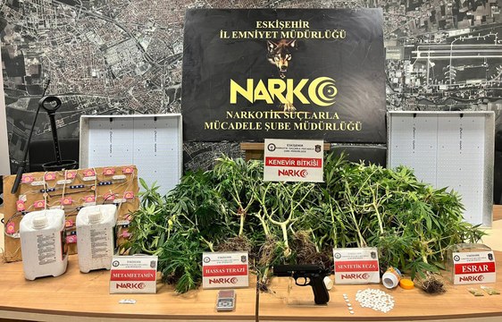 Eskişehir'de evinde Hint keneviri yetiştiren kişi tutuklandı