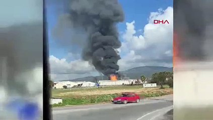 İzmir'de korkutan yangın! Art arda patlama oldu