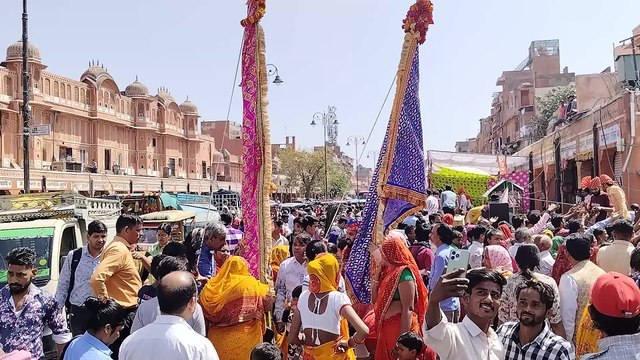 पदयात्रा में उमड़ा भक्तों का रैला, श्याममय हुआ शहर