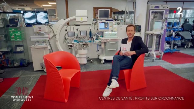 Notre invité nous a fait faux bond : Pourquoi le fauteuil rouge à côté de Tristan Waleckx dans Complement d'enquêtte est-il exceptionnellement resté vide ?
