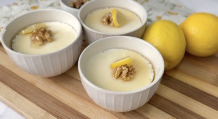 Cuajada casera con miel, el típico postre de la abuela