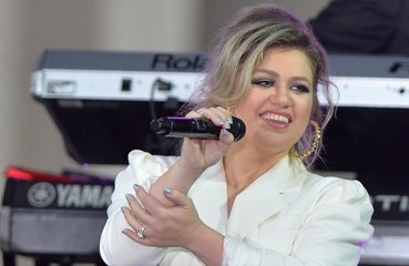 Kelly Clarkson sues ex-husband for agent fees row