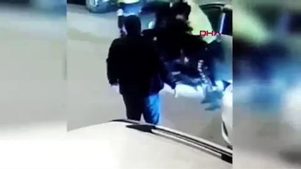 Ehliyetsiz sürücüyü tekmeleyen polise soruşturma