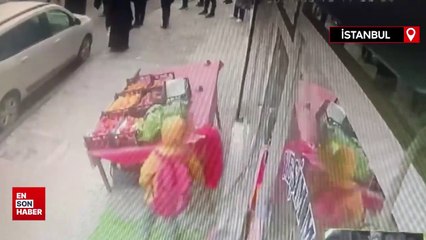 Arnavutköy'de yangın çıkan dairede mahsur kalan çocuklar kurtarıldı