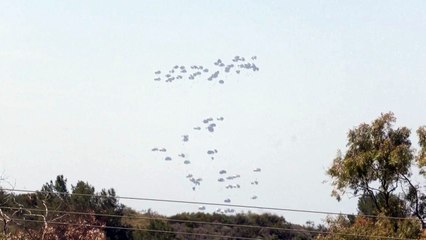 إلقاء مساعدات إنسانية فوق شمال غزة