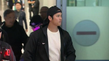 '슈퍼스타' 오타니, 깜짝 공개한 아내와 함께 한국 도착 / YTN