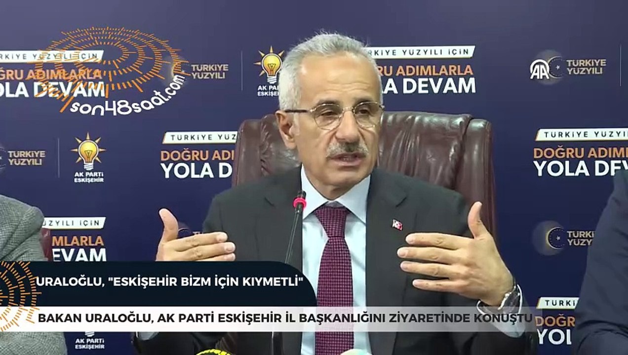 Bakan Uraloğlu, Eskişehir'de "Elektrikli Anahat Lokomotifi Sözleşmesi İmza Töreni"nde konuştu: