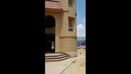 فيلا للبيع بالقاهرة الجديدة بموقع حيوي جدا ✅