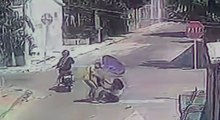 Golpean a mujer por robarle el bolso en Barranquilla
