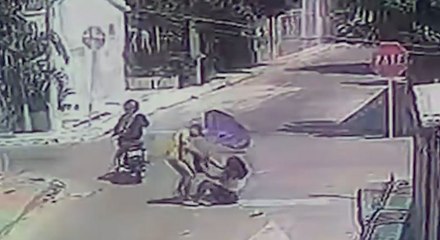 Golpean a mujer por robarle el bolso en Barranquilla