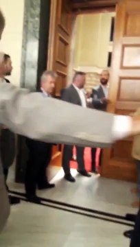 Κασιδιάρης για Δένδια στη Βουλή: Γάμησα μια αδερφή