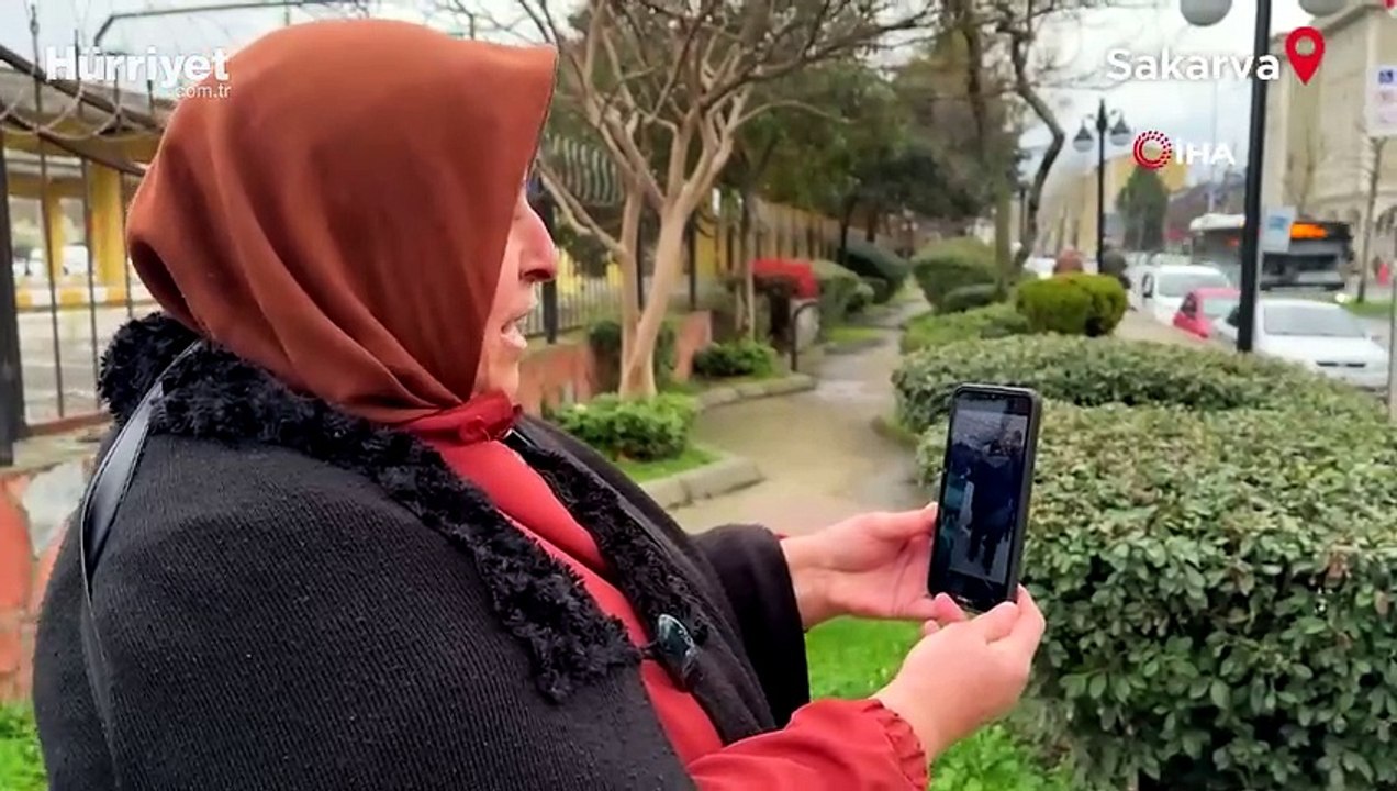 Eşini yeni kaybeden kadın, kendisini rahatsız eden adamı evire çevire böyle dövdü