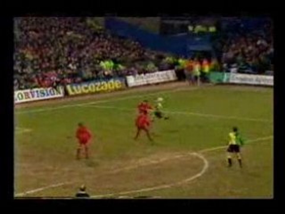 Eric Cantona - Liverpool vs Manchester United (Video)