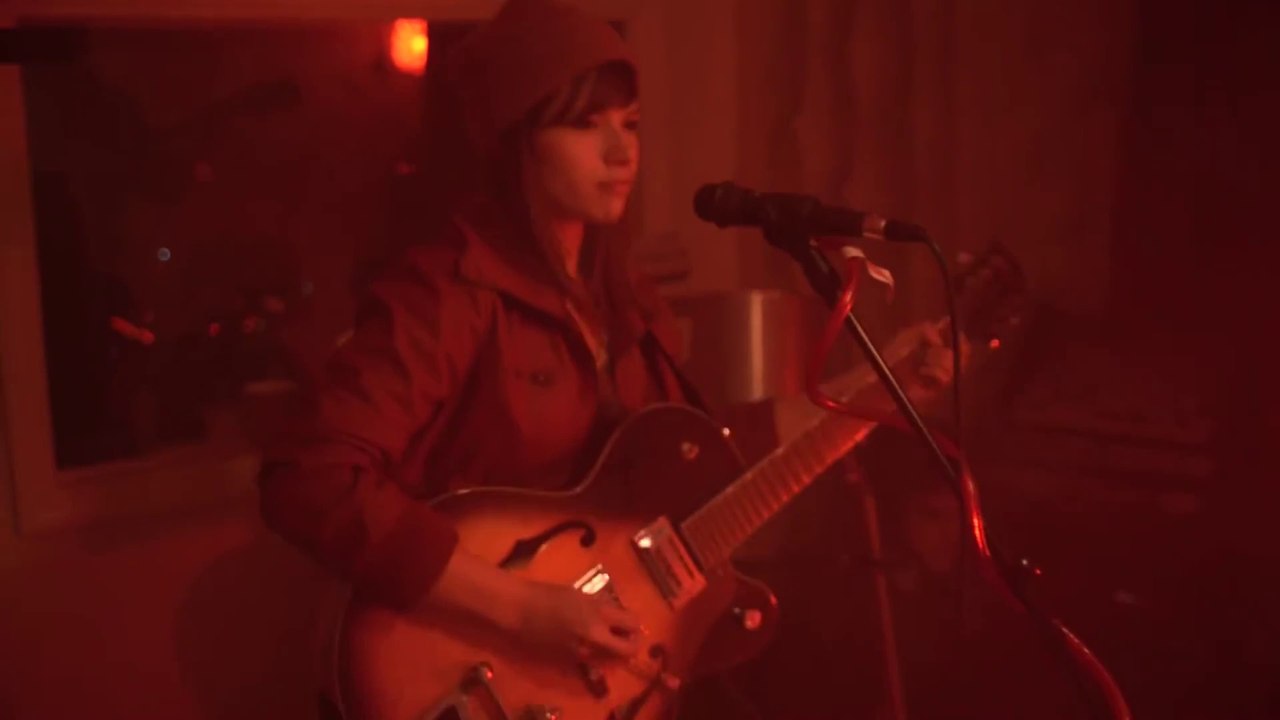 Savoir Adore - Setting Sun (Live Saffire Doors 2012)