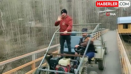 Erzurumlu gencin tasarladığı araçla dar köy sokaklarında yük taşıyor