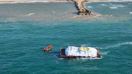 El ‘Open Arms’ concluye la primera descarga de ayuda para Gaza