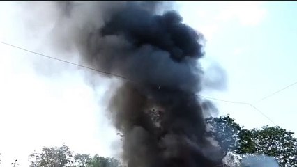 पटेल ब्रिज के पास दुकानों में लगी भीषण आग