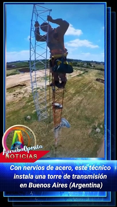 Con nervios de acero, técnico instala torre de transmisión #viral #viralvideo #viralshorts