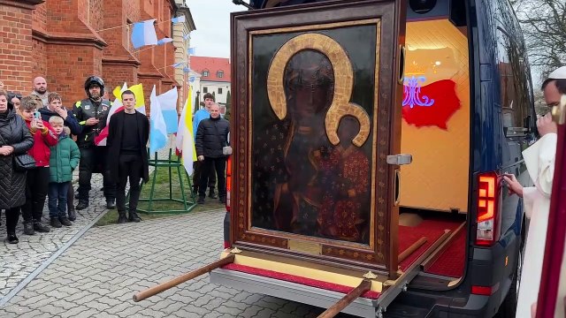 Powitanie obrazu Matki Bożej Częstochowskiej w parafii Katedralnej we Włocławku