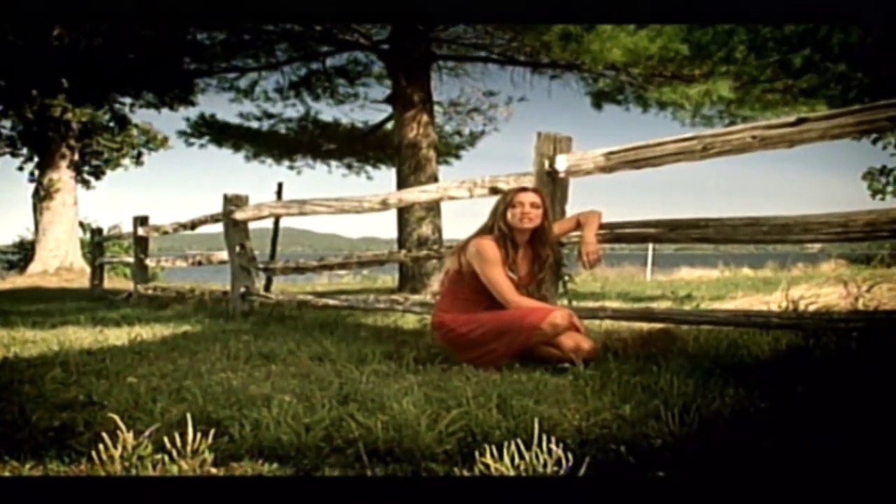 Lynda LEMAY — Ne t'en vas pas | (2003) | Lynda LEMAY à L'OLYMPIA | 40/40 | (2007)