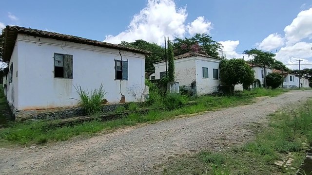 A VILA FANTASMA DE IPERÓ, ENTREI EM VÁRIAS CASAS ABANDONADAS
