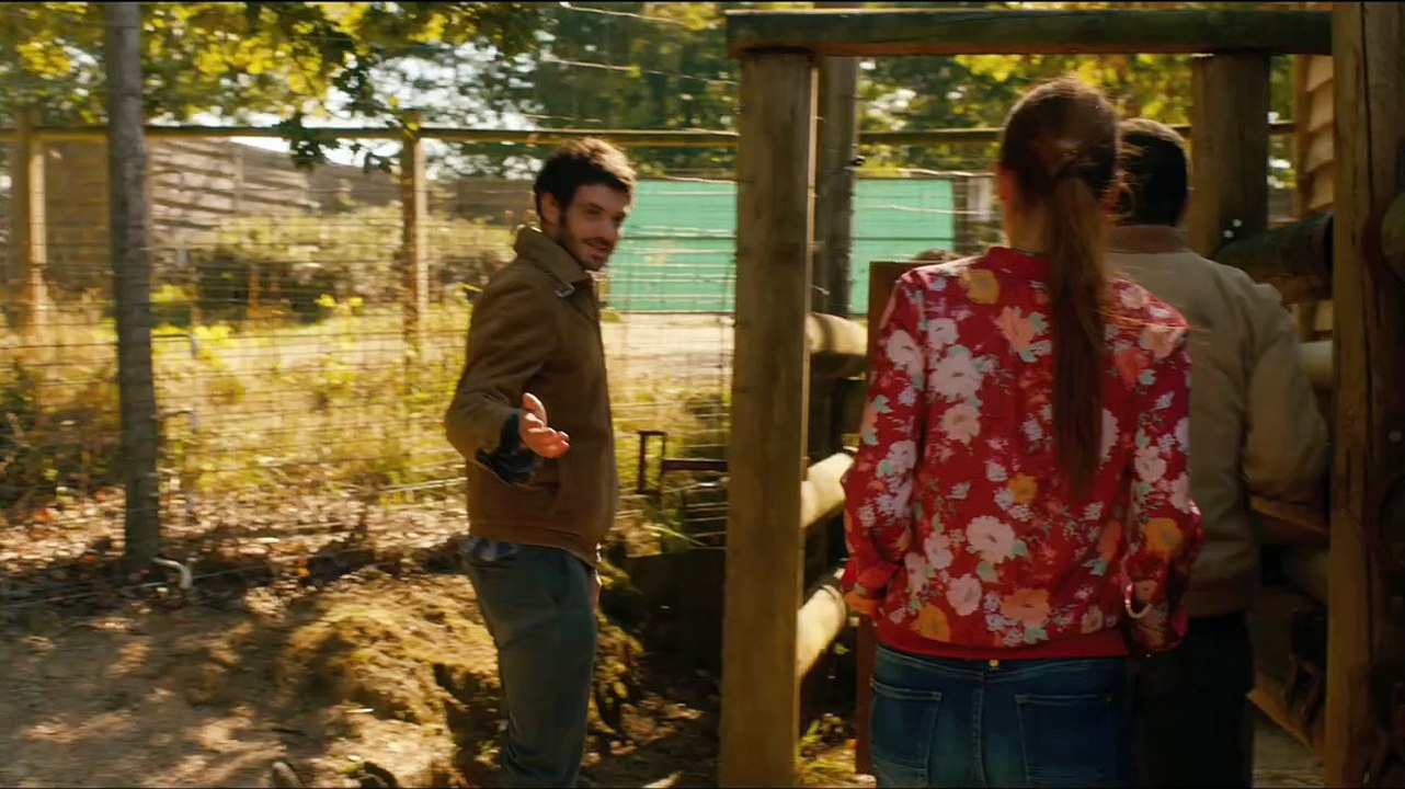 Gaspard va au mariage Bande-annonce (UK)