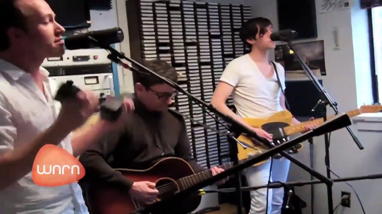 Savoir Adore - Empire Of Light (Live WNRN 2013)