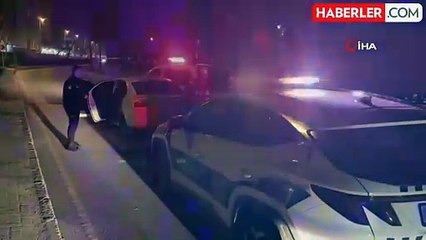 Bahçelievler'de durdurulan plakasız araçtan uzun namlulu silahlar çıktı: Şüpheliler hareket halindeki araçtan atladı