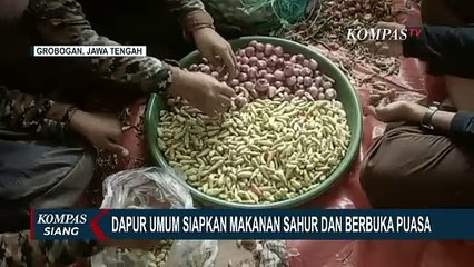 Beda Suasana, Korban Banjir di Grobogan Jateng Berbuka Puasa di Dapur Umum Posko Pengungsian