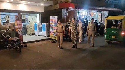 लायन ऑर्डर बनाए रखने पुलिस ने निकाला पैदल मार्च