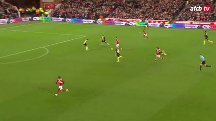 下载视频: Dominic Solanke nets stunning HAT-TRICK  _ Nottingham Forest 2-3 AFC Bournemouth