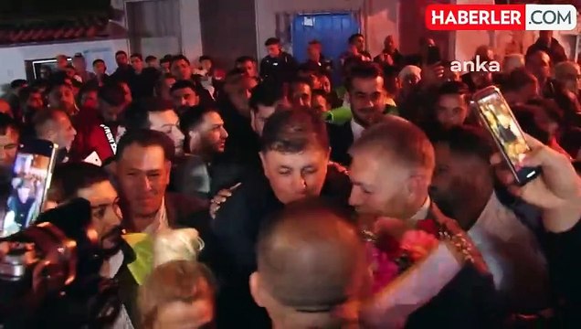 CHP İzmir Büyükşehir Belediye Başkan Adayı Cemil Tugay, Roman Yurttaşların Yoğun Olduğu Ege Mahallesi'nde Sahur Yaptı