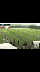 Kadın hakemden futbolcuya sert tepki